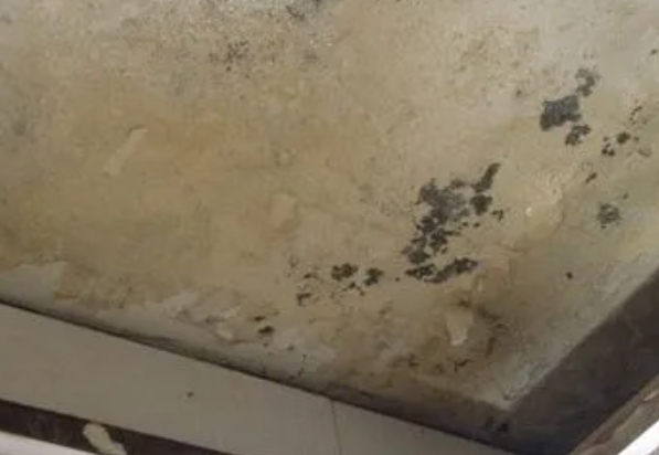 丰都阳台漏水维修公司分享下丰都卫生间渗水维修需要注意哪些问题。